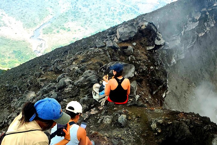 Ometepe trekking - Volcano Concepcion By Happy Tours