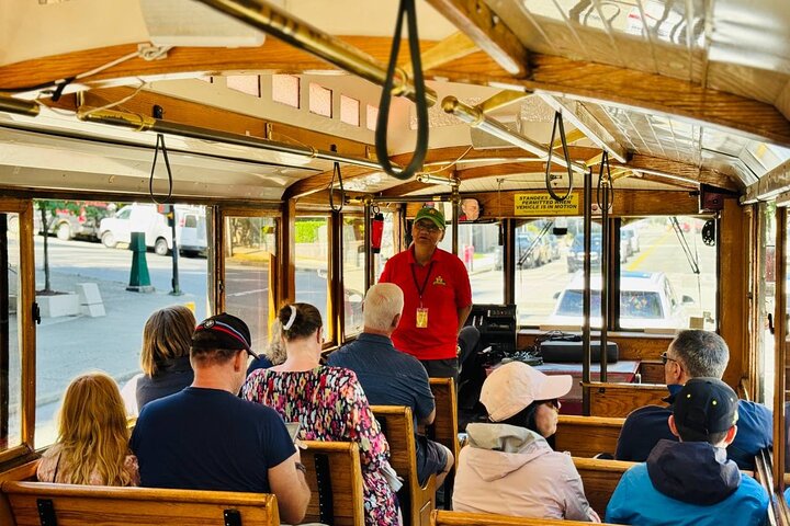 Vancouver Hop On Hop Off Trolley Tour w/ 20 Stops & Live Guide