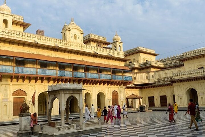 Ayodhya VIP/Sugam Darshan & Accommodation - Wheelchair support