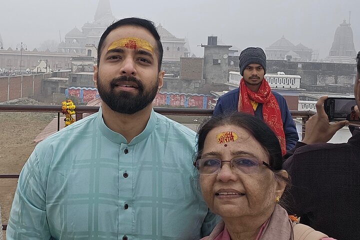 Ayodhya Private Tour & VIP Darshan -Special support for Seniors