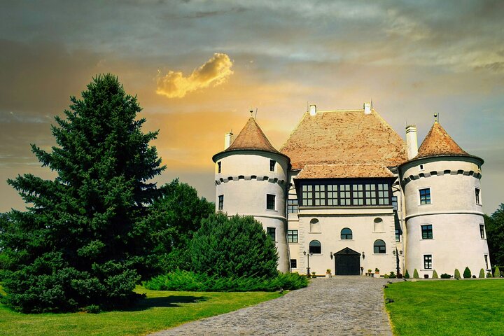 Wine Tasting and Lunch in a Transylvanian Castle