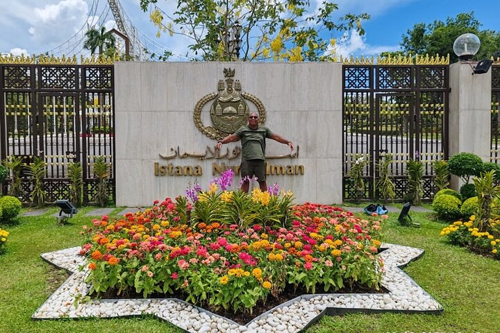 Private Bandar Highlight, Water Village & Night Tour