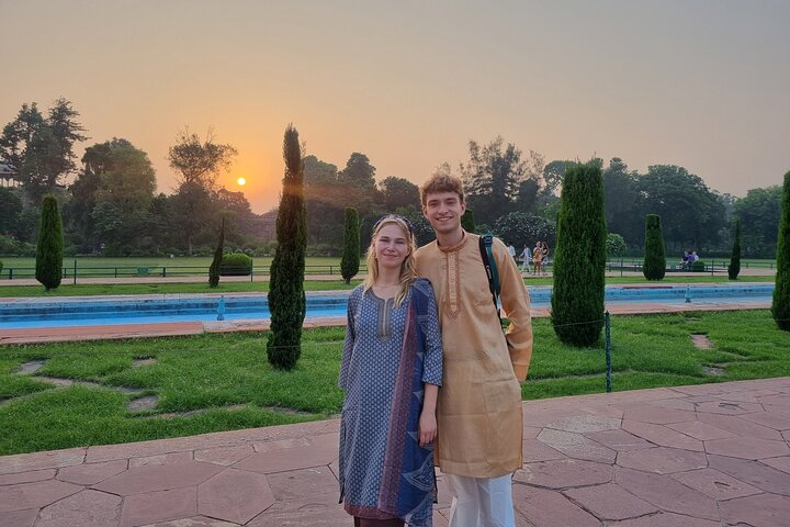 Taj Mahal Sunrise Tour with Skip-the-Line Entry & Expert Guide