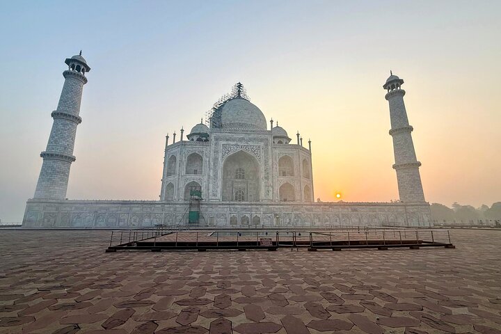 Taj Mahal Sunrise Tour with Skip-the-Line Entry & Expert Guide