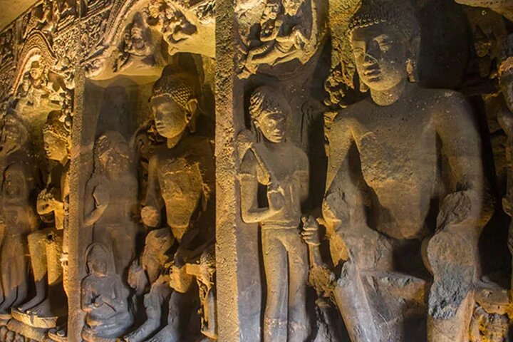 Private Ajanta Ellora Guided Day Tour with Skip-the-Line Entry