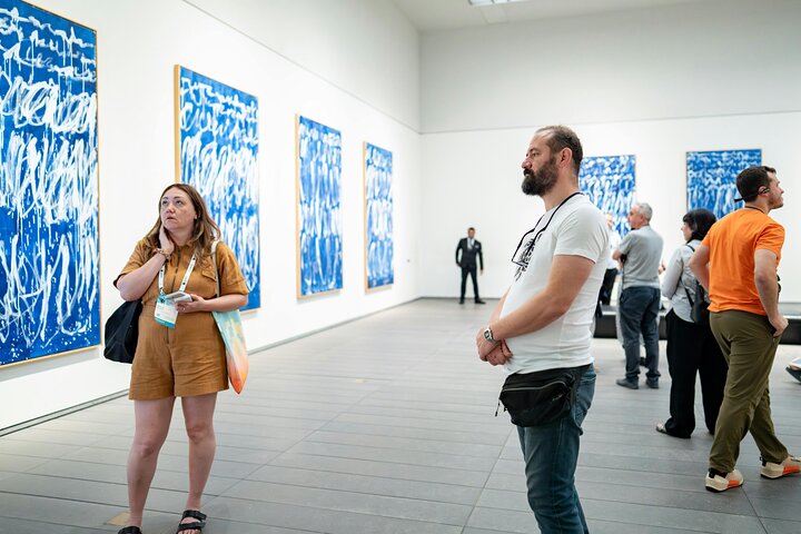 Private Abu Dhabi City Tour with Louvre Abu Dhabi Combo