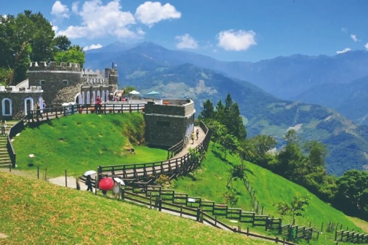 Sun Moon Lake & Cingjing Farm Day Tour from Taichung with Cruise