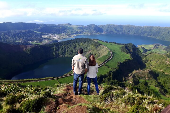 São Miguel West Highlights: Sete Cidades, Lagoa do Fogo & Lunch