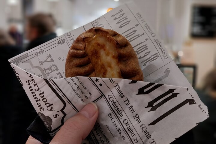 Helsinki Authentic Walking Food Tour with 8 Local Tastings