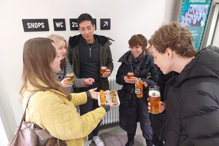 Helsinki Authentic Walking Food Tour with 8 Local Tastings
