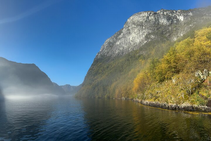 Private yacht Cruise in Flåm and Gudvangen, Nærøyfjord