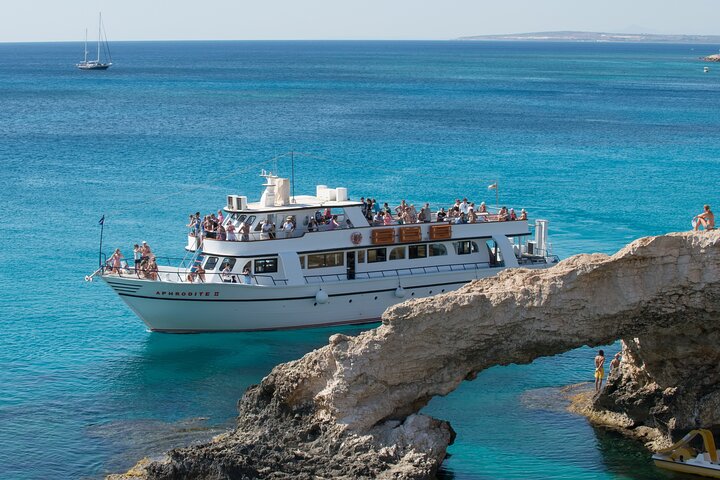 APHRODITE II -LAZY DAY CRUISE-BLUE LAGOON,TURTLE COVE, with LUNCH