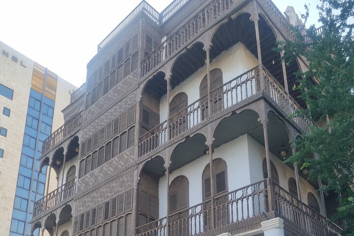 Guided Tour with History of Jeddah