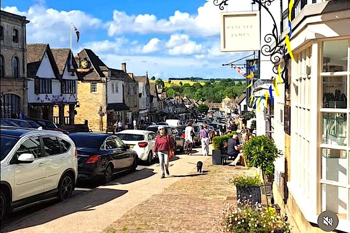 Private Cotswolds Day Tour: Small-Group Luxury in a Mercedes