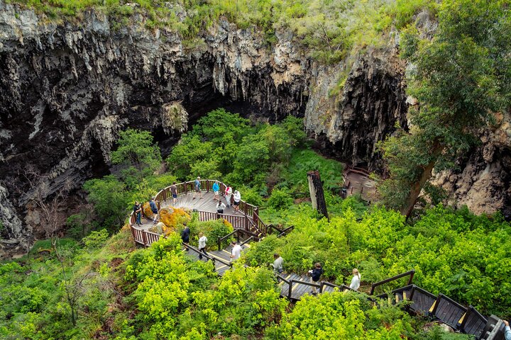 Lake Cave Fully Guided Tour
