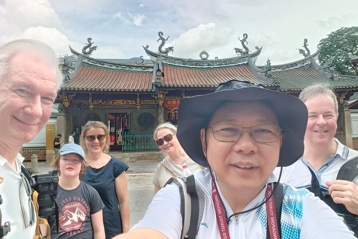 4-hour Chinatown, Little India, and Arab Street Walking Tour