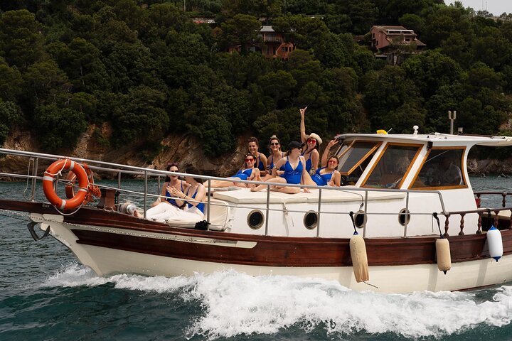8 Hours Cinque Terre with Lunch on Boat in Spezia