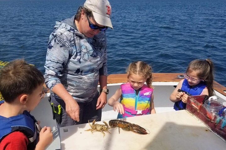 Private Maine Lobstering and Scenic Cruise