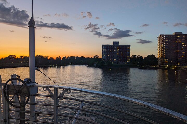 Thousand Islands Sunset Dinner Cruise