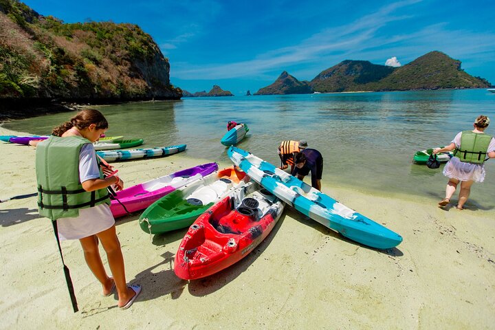 Snorkel and Kayak at Angthong National Marine Park By Speedboat From Koh Phangan
