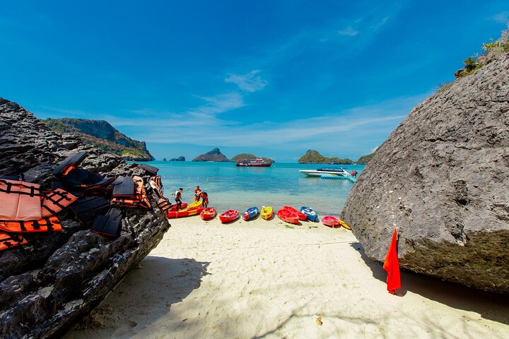 Snorkel and Kayak at Angthong National Marine Park By Speedboat From Koh Phangan