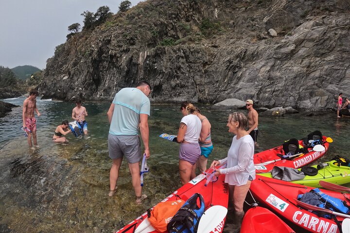 Kayak experience with Carnassa Tour in Cinque Terre + Snorkeling