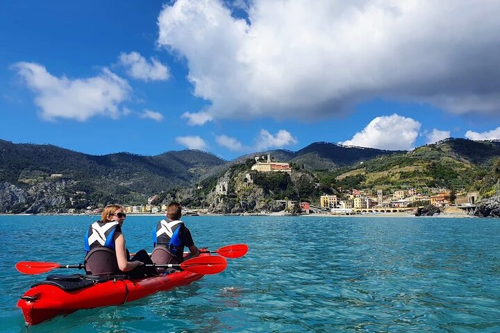 Kayak experience with Carnassa Tour in Cinque Terre + Snorkeling