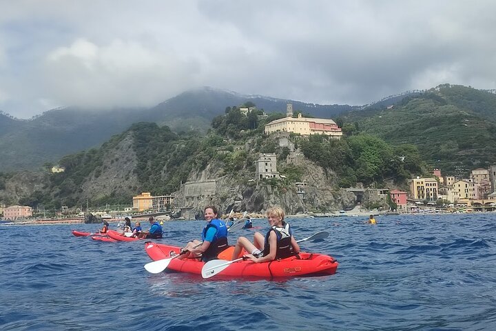 Kayak experience with Carnassa Tour in Cinque Terre + Snorkeling