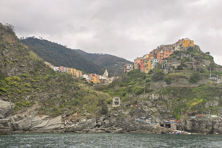 8 Hours Cinque Terre with Lunch on Boat in Spezia