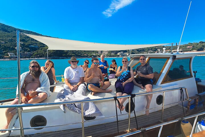 8 Hours Cinque Terre with Lunch on Boat in Spezia