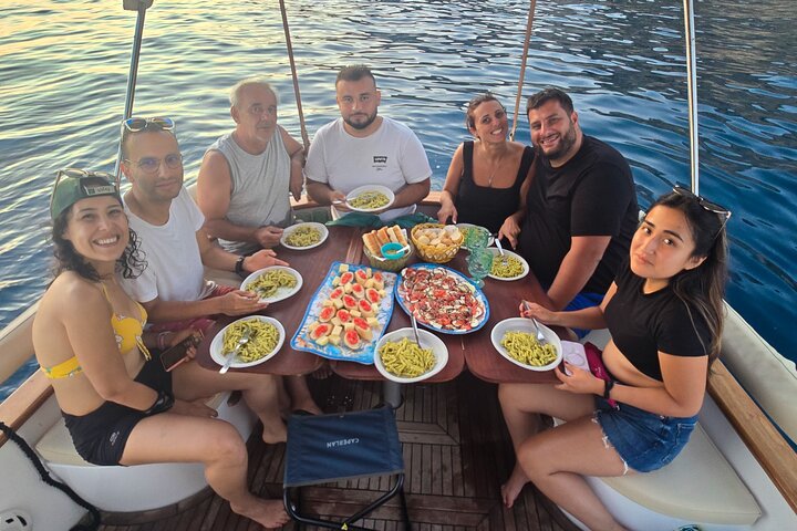 La Spezia: Cinque Terre Tour with Lunch on Board 8 hours