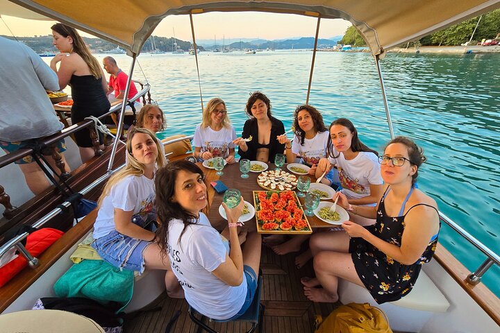 La Spezia: Cinque Terre Tour with Lunch on Board 8 hours