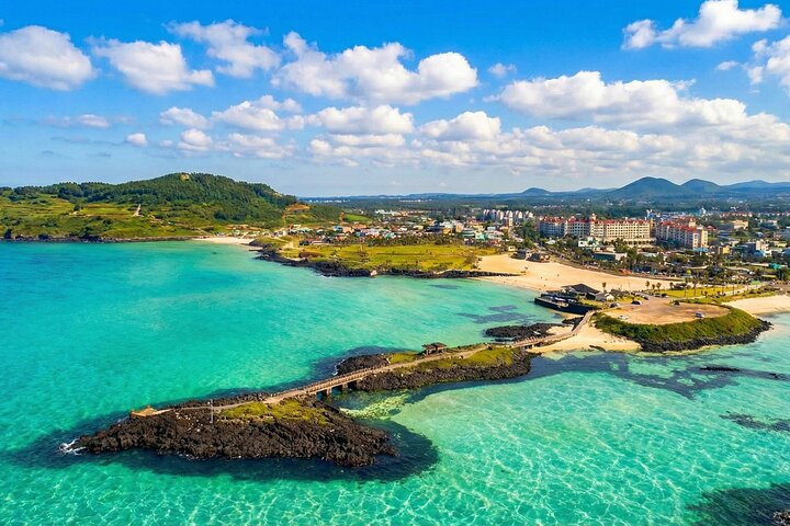 Jeju East Essentials – Seongsan Ilchulbong (UNESCO) & Haenyeo