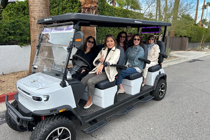 Explore Palm Springs Celebrity Homes in Style