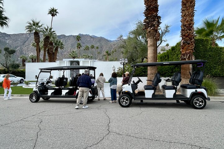 Explore Palm Springs Celebrity Homes in Style