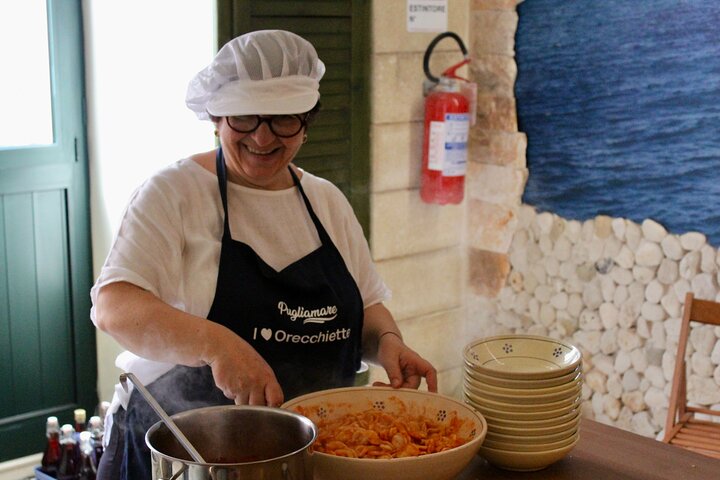 Apulian Cooking Class with Aperitif and Wine in Polignano a Mare