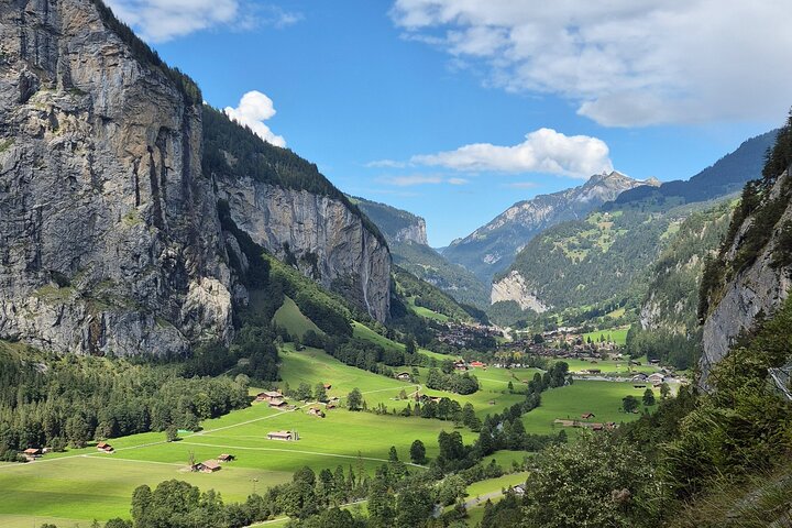 Discover Lauterbrunnen with CHEESE & CHOCOLATE
