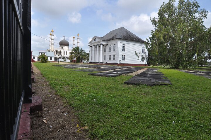 Walking Tour in Downtown Paramaribo