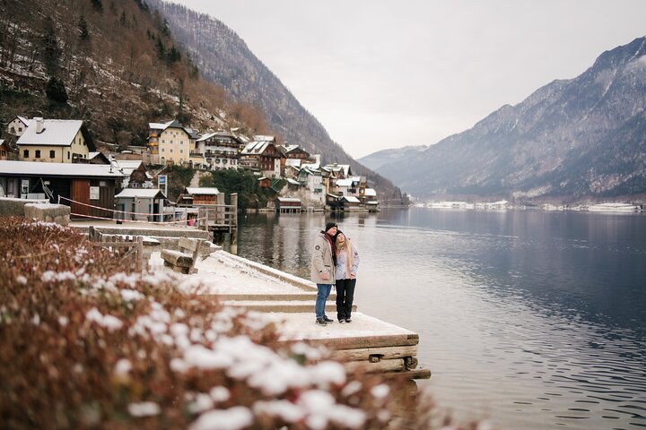 Private Vacation Photoshoot with Photographer in Hallstatt