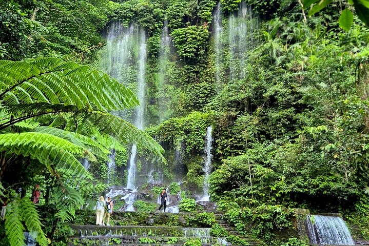 Lombok Private Car Hire with Driver Customizable Tour
