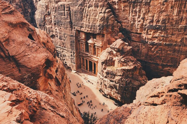 Jordan Explorer 4 days Tour Experience –Petra, Wadi Rum, Dead Sea