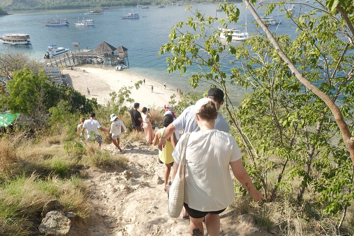 Labuan Bajo 3 Days 2 Nights Sailing Trip in Deluxe Pinisi Boat