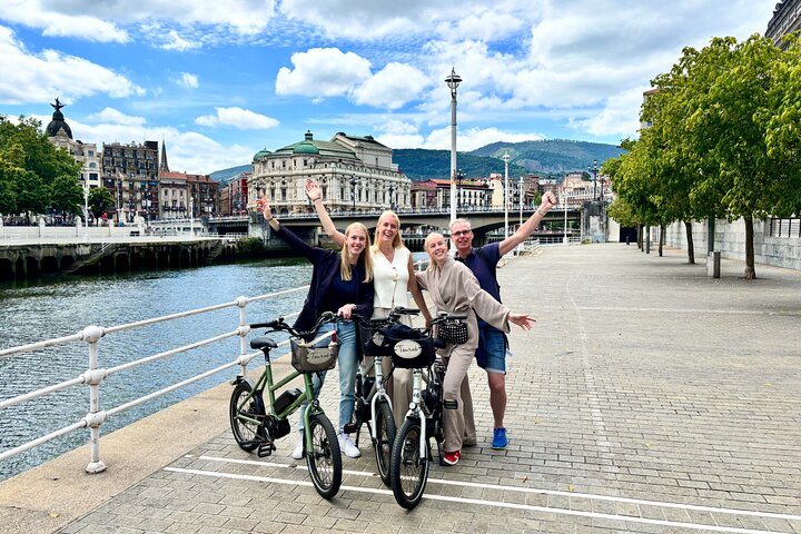 Bilbao Highlights 3-hour E-Bike tour: Small Group or Private Tour