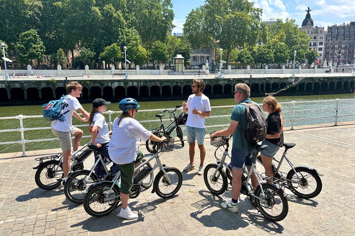 Bilbao Highlights 3-hour E-Bike tour: Small Group or Private Tour