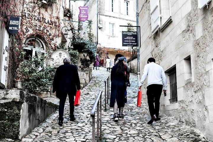 St-Emilion & Médoc Wine Day Tour: Chateaus, Tastings and Lunch