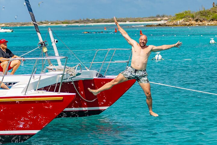 Snorkel with Turtles at WW2 Shipwreck Includes Sunset & BBQ