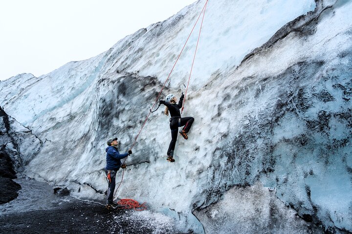 Sólheimajökull Glacier Hike & Ice Climbing Intro - Small Group