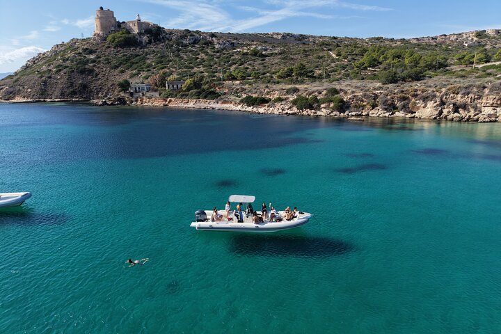 Boat Tour at Devil's Saddle: 4 Swim Stops, Snorkeling & Prosecco