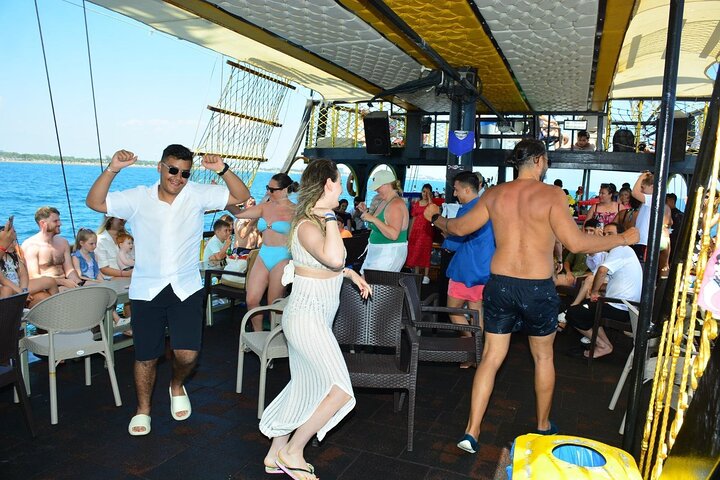 Antalya Boat Tour with Round Transfer from Belek