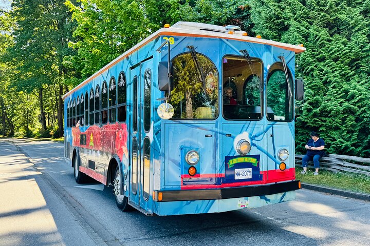 Vancouver Hop On Hop Off Trolley Tour w/ 20 Stops & Live Guide